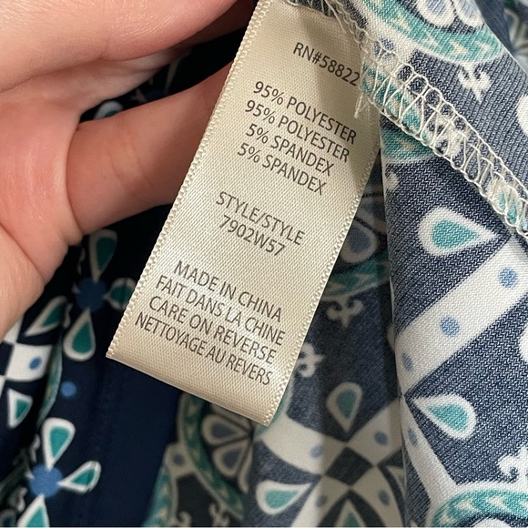 Max Studio Knit Shift Dress Medallion Border Print in Navy Blue/Green - Size L - Picture 7 of 7